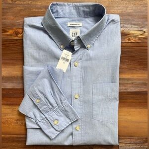 GAP Standard Fit Light Blue Button-Down Shirt – Men’s Medium